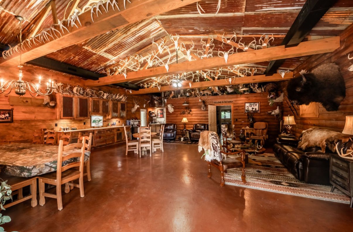 Hunting Lodge TN
